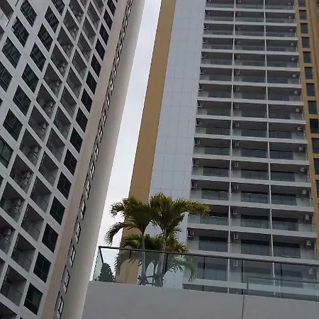 The Peak Towers Sea View อพาร์ทเม้น *