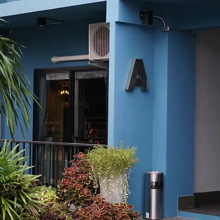 Nine Blue โรงแรม 3*