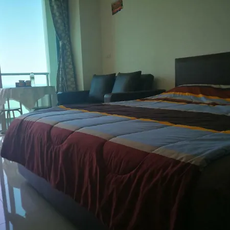 The Riviera Wongamat Hong Apartment