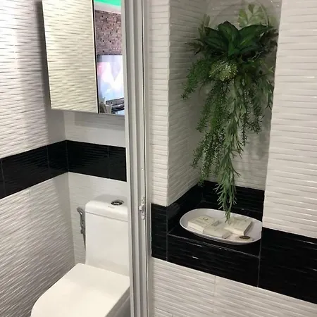 Tropical Garden Apartment