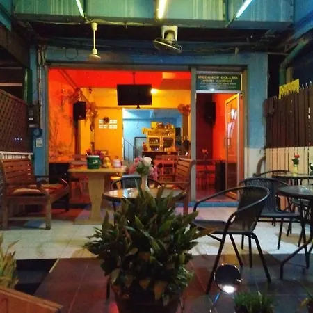 บ้านพัก Crocodile Bar Pattaya