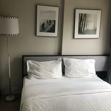 The Base Seaview Apartment