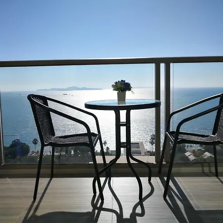The Riviera Wongamat Hong Apartment Pattaya