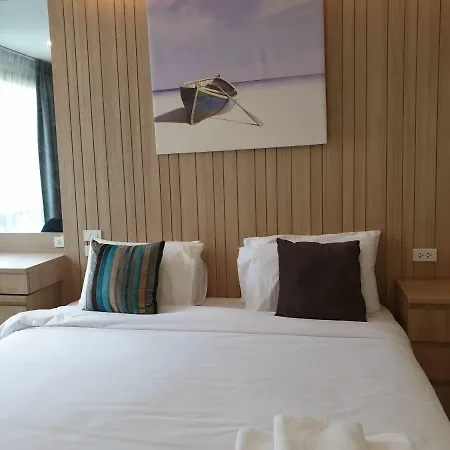 Apartment The Chezz By Patsamon Pattaya