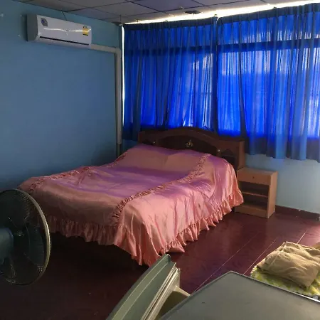เดอะ จอลลี่ โรเจอร์ 3*