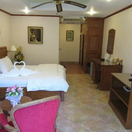Oranje Hotel 3*