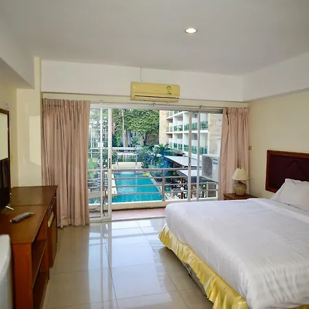 Rajadhani โรงแรม