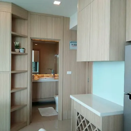 City Garden Tower Condominium โรงแรม 5*