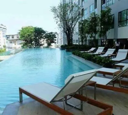 อพาร์ตโฮเทล The Base By Pj *
