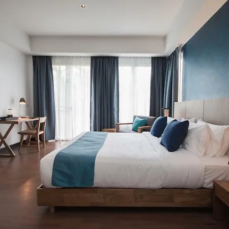 โรงแรม The Leela & 4*