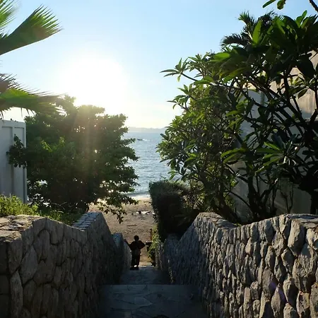 The Pool House No.8 *
