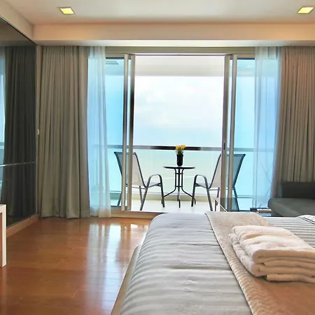 Luxurious Beachfront Apartment