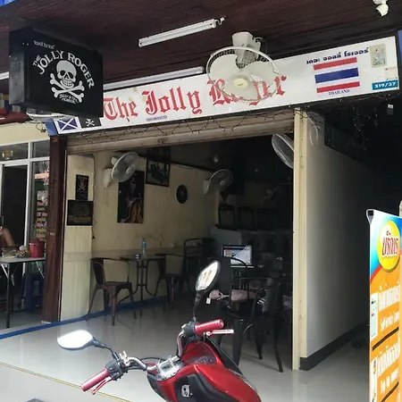 เดอะ จอลลี่ โรเจอร์ บ้านพัก