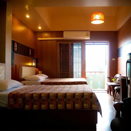 โรงแรม Wandee House 2*