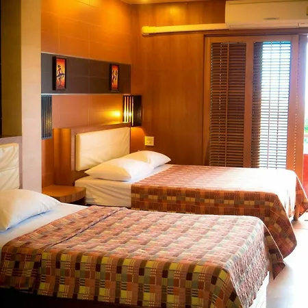 โรงแรม Wandee House