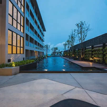 Golden Tulip Beachfront
