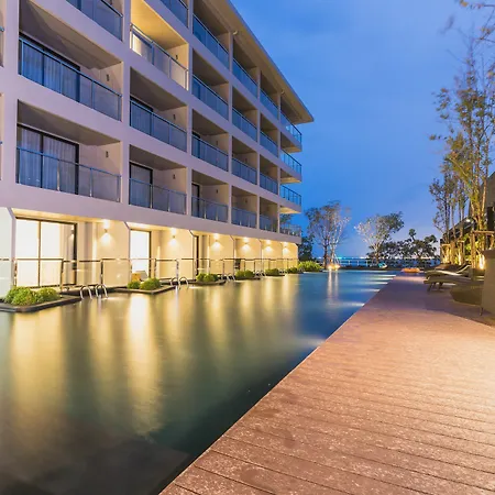 Golden Tulip Beachfront 5* Pattaya