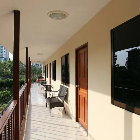 Green Beach โรงแรม