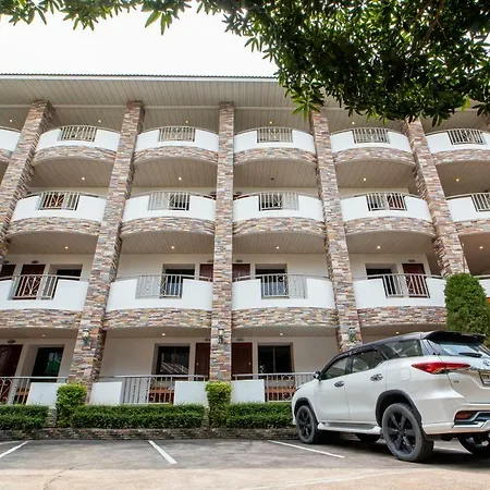 Selina Place Hotel 3*