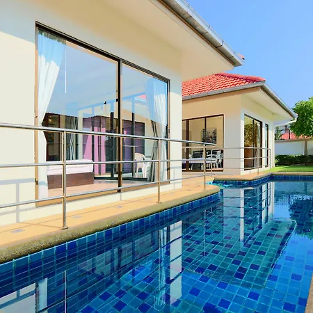 Avoca Pool Pattaya
