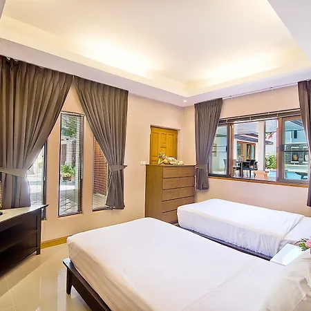 Hotel Tropicana Pool *