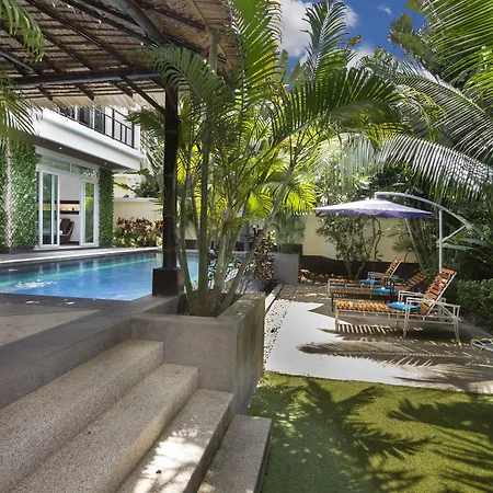 Hotel Tropicana Pool Pattaya