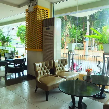Curve Boutique Hotel 3*