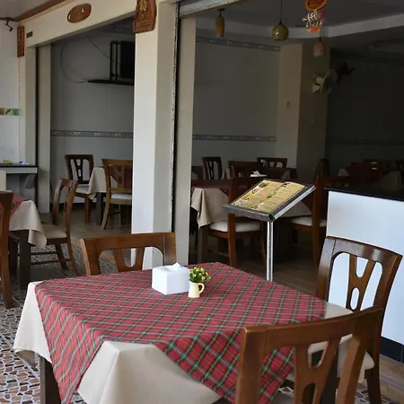 Jardin Hotel 3*