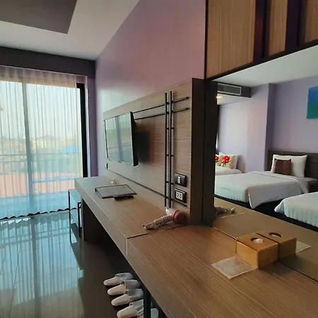 รีสอร์ท Lakkhana Poolside Pattaya