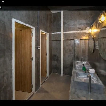 Guest house Tuk's Sports Bar 4*