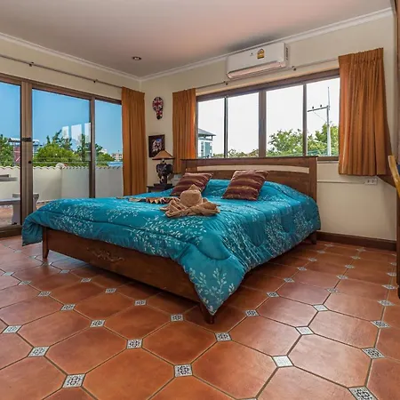 Villa Viewbor - House Walking Street 4 Bedrooms Pattaya