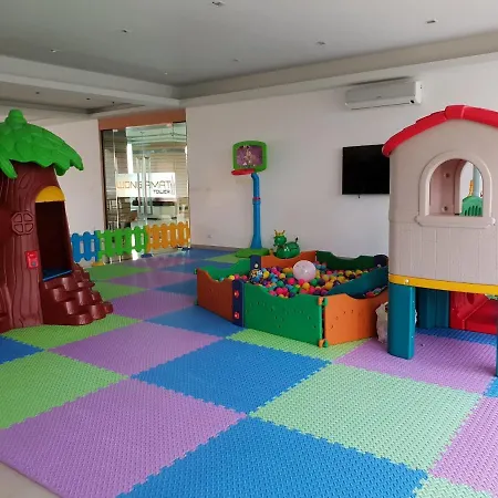 โรงแรม Wong Amat Tower 5*