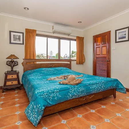 Viewbor - House Walking Street 4 Bedrooms Pattaya