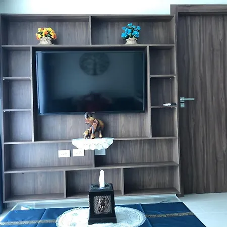 Luxury Business Suits In Grand Avenue By Estates Apartment