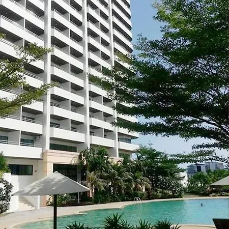 R-con Wongamat โรงแรม 4*