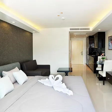 Cosy Beach View Condo-Resort *