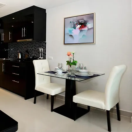 Cosy Beach View Condo-Resort