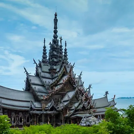 Romeo Palace Pattaya