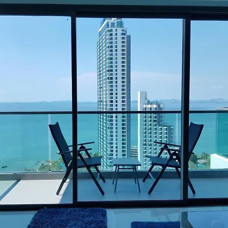 โรงแรม Wong Amat Tower 5*