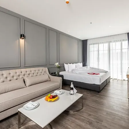 โรงแรม One Patio - Sha Extra