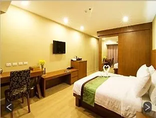 Hotel The 