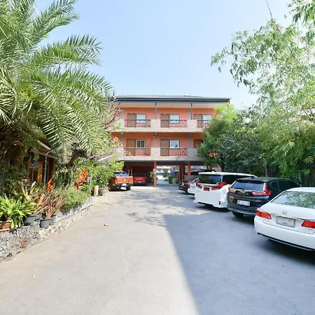 Oyo 549 Maesri โรงแรม 3*