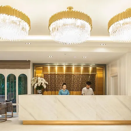 โรงแรม Hill Fresco 5*