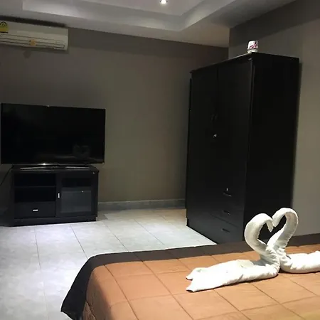 3 Bedrooms Private House In Thappraya บ้านพัก Pattaya