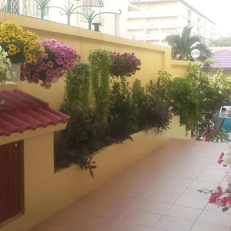 Butterfly Garden Boutique Residence: Luxury With Baths Pattaya