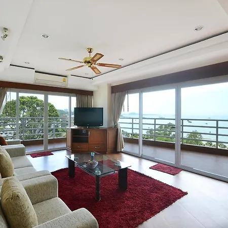 Top Floor Beachfront Dream Apartment