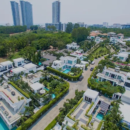 Hollywood Pool Jomtien