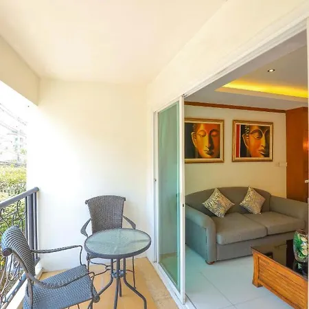 โรงแรม Tara Court