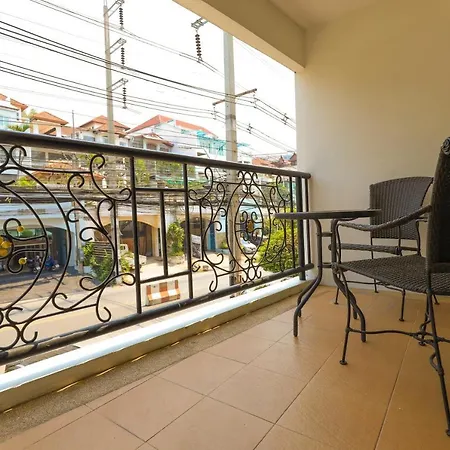 โรงแรม Tara Court