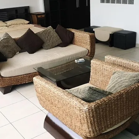 Thepthip Ocean View Apartment Pattaya